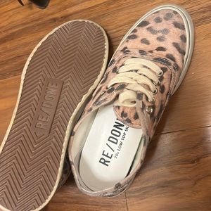 RE/DONE 70S LOW TOP SKATE SNEAKERS FADED LEOPARD PRINT CANVAS